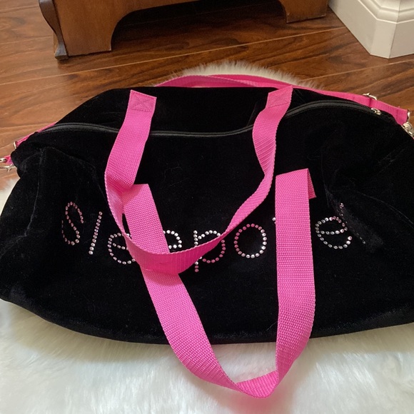 EUC Aldo black and pink velvet sleepover duffel bag - Picture 2 of 7